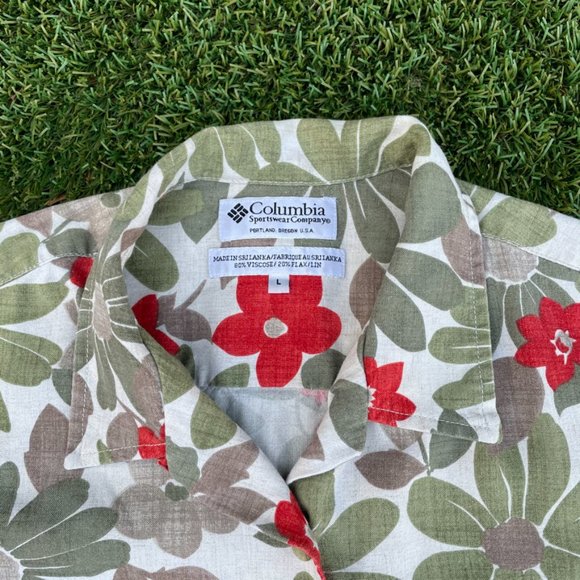 SOLD VINTAGE Columbia Floral Button Up Shirt Size L - Picture 2 of 7